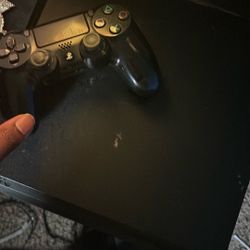 PS4 Comes With Controller I Take Cash Or Cash Apps HMU If Your In Memphis 