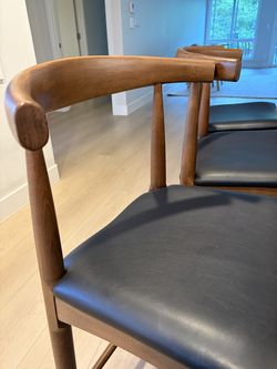 4 Scandinavian style “Iconic Elbow Chair” - Like new!