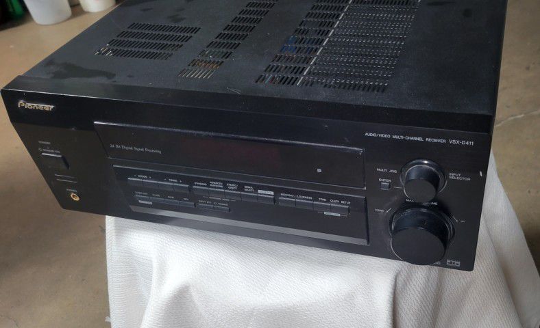 Pioneer receiver VSX D411