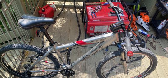 Specialized HARDROCK Sport Frame 17 Inches Weels 26x2.2