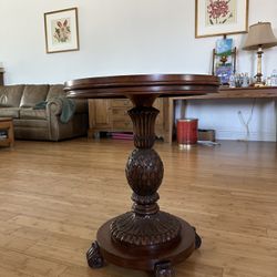 Classic Ethan Allen Round Accent Table - Solid Wood