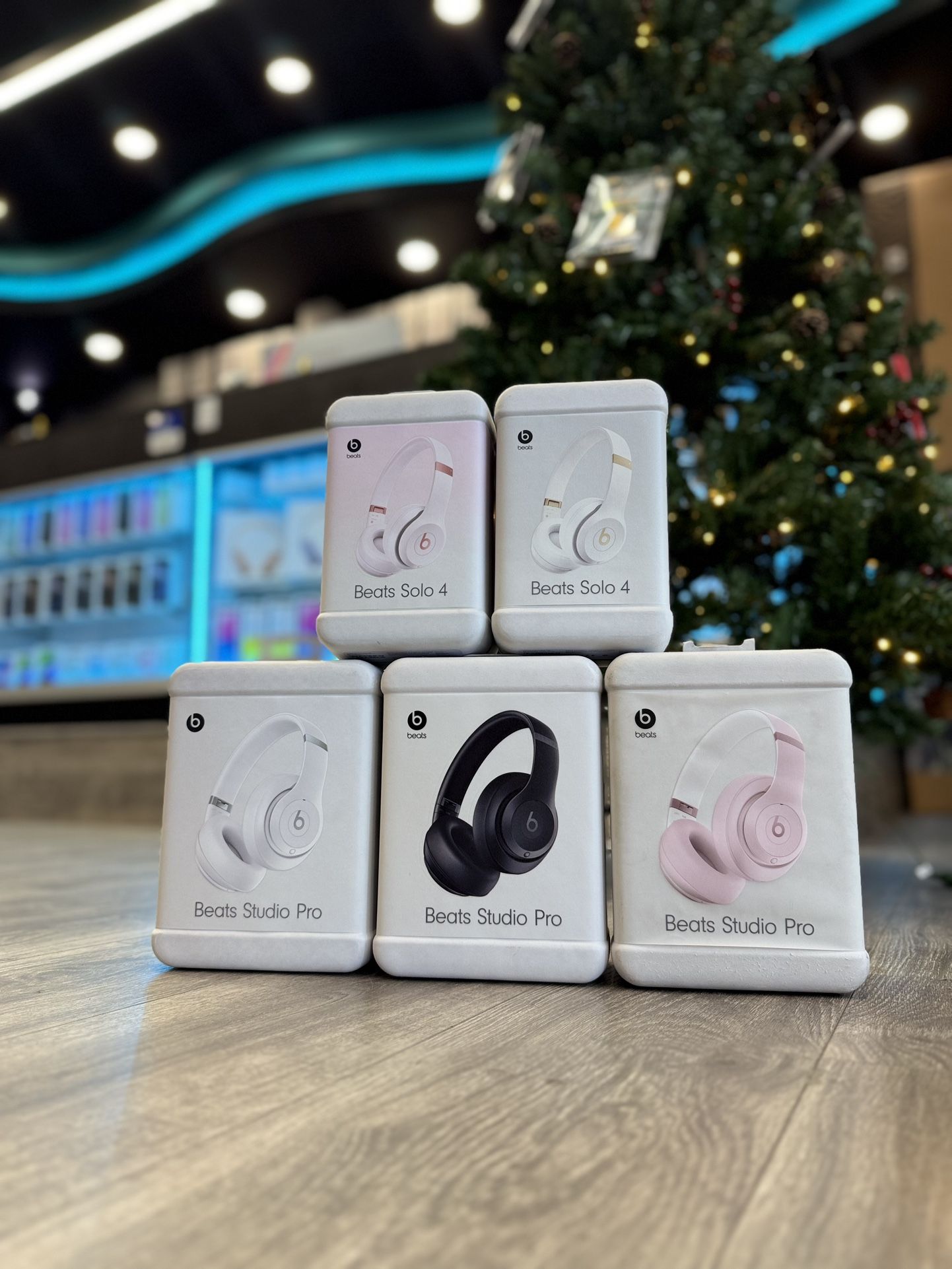 Beats Studio Pro & Beats Solo 4 Available ( Payment Plans Available / Planes De Pagos Disponibles )