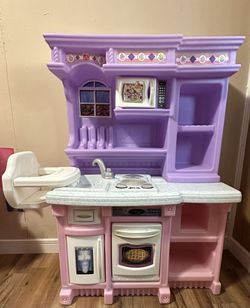 Plastic Play Kitchen