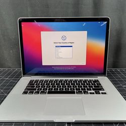 MacBook Pro 15” 2015 Retina 2.2ghz i7 16gb Ram 250