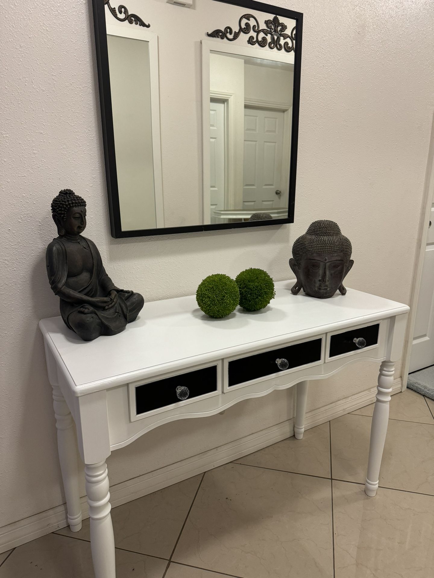 Entry Table N Mirror 