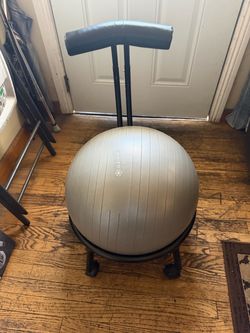 Gaiam Balance Ball Chair in excellent condition