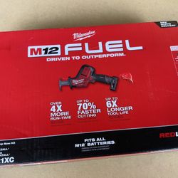 Milwaukee M12 FUEL 12V Lithium-Ion Brushless Cordless HACKZALL Reciprocating Saw Kit w/ One 4.0Ah Batteries Charger & Tool Bag