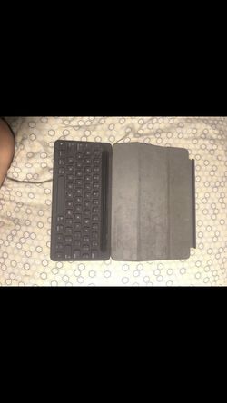 Apple iPad keyboard