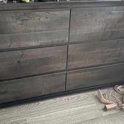 Room Furniture Set – Queen Size – $500 for All (or Sold Separately)