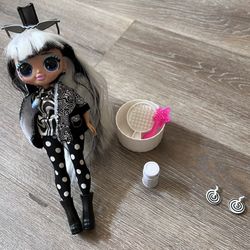 LOL Surprise OMG Groovy Babe Fashion Doll
