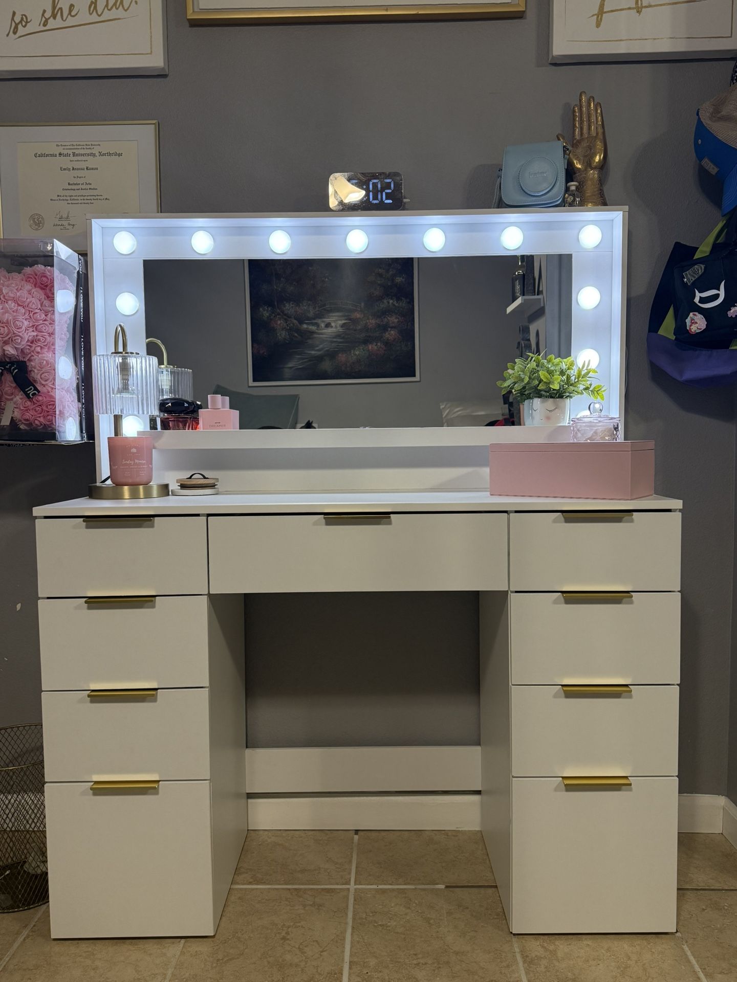 White Makeup Vanity