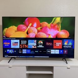 Like New Samsung Smart TV 4k UHD 65”