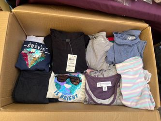 Caja de ropa para empezar tu negocio son 50 piezas