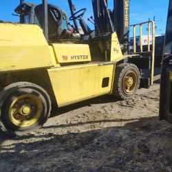 Hyster Forklift XL2 … 2 forklifts $5300 for both runs need work .Umatilla Fla 