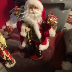 Santa Claus statue