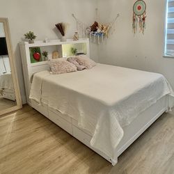 Full Size Bed With Storage