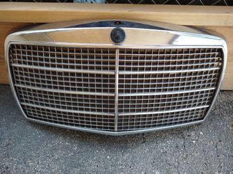 Mercedes Benz Front Grille W126 Mercedes Benz Grill 1981 Through 1991 300SE 380SE 420SE 560SE 560SEL 300SD
