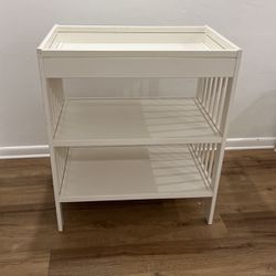 Nursering changing table ++32Wx21Dx37H