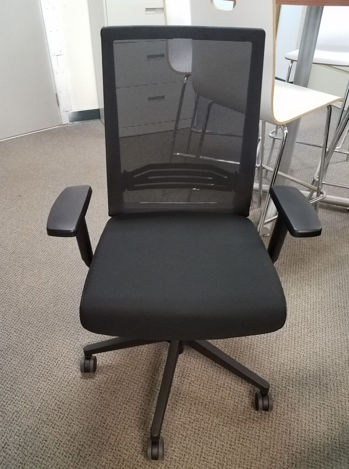 Black Office Chair - Beniia Smart El Task Chair