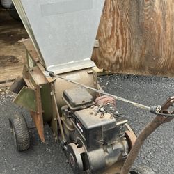  Wood Chipper Briggs and Stratton Motor 