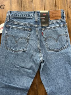 NEW Women’s Levi Jeans