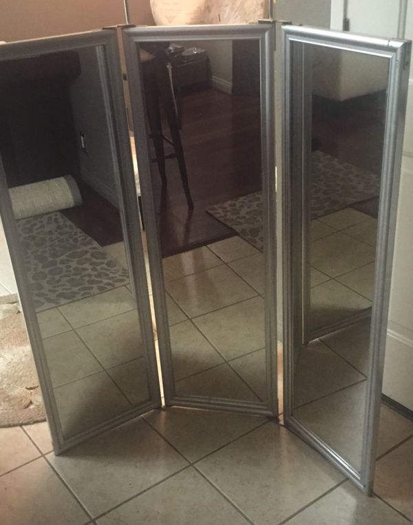 Joy Mangano Over The Door 3 Way Wardrobe Mirror Silver Closet Beauty Dressing Room Accessory Excellent For In Ontario Ca Offerup