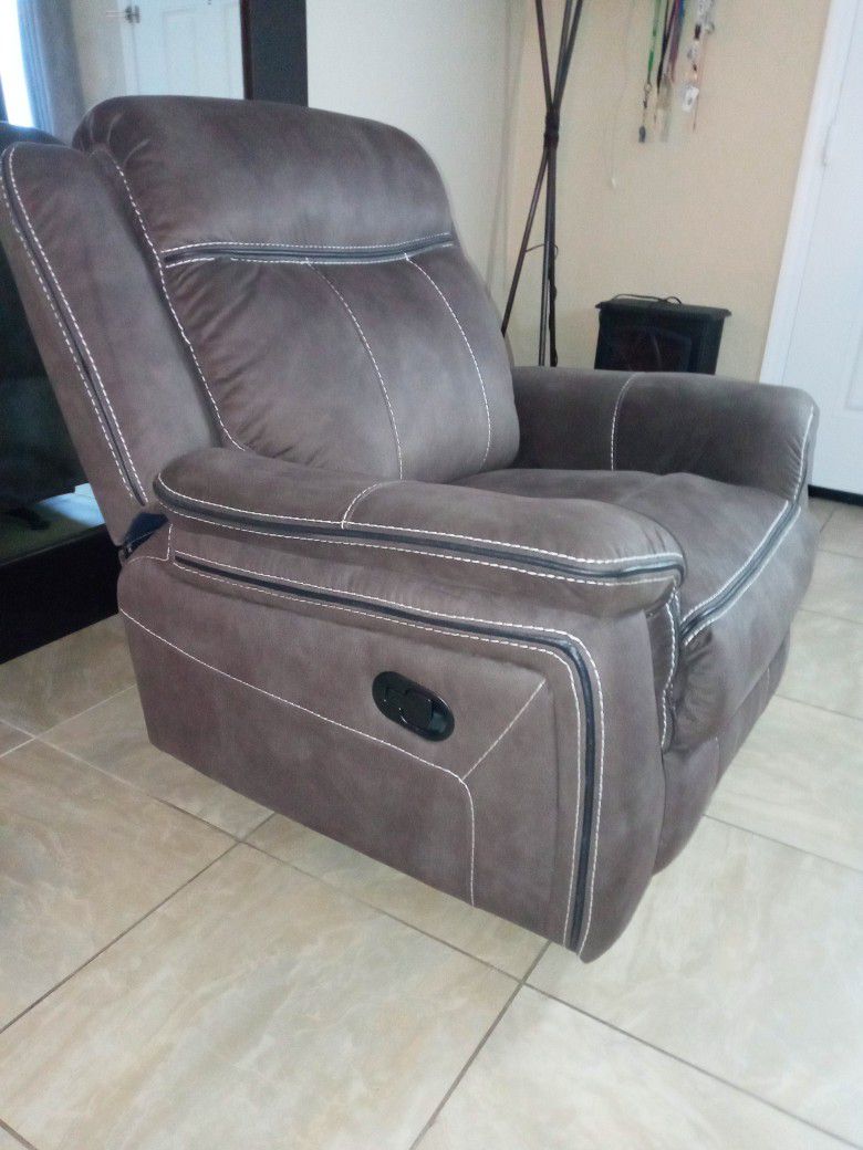 Rocking Recliner In Great Condition!