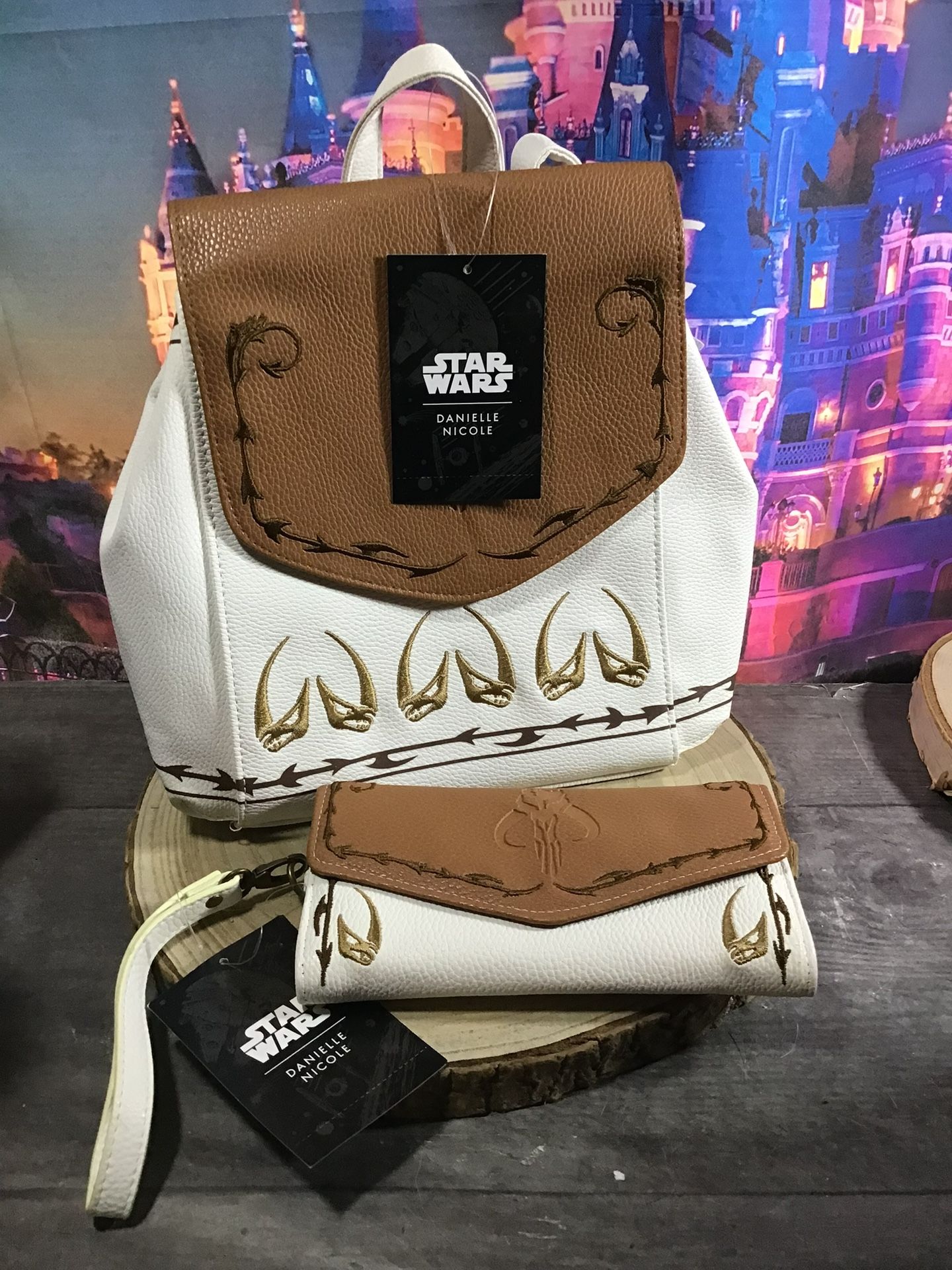 Star the Mandalorian White Backpack & Wallet Danielle Nicole -NEW