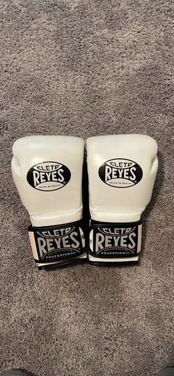 🥊🤍 Cleto Reyes 12 oz Boxing Gloves – Barely Used! 🤍🥊