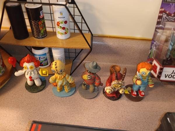 5 hand painted resin horror figures - PINHEAD MONSTERS