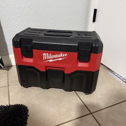 Milwaukee M18 18-Volt 2 Gal. Lithium-Ion Cordless Wet/Dry Vacuum with  XC 5.0 Ah battery