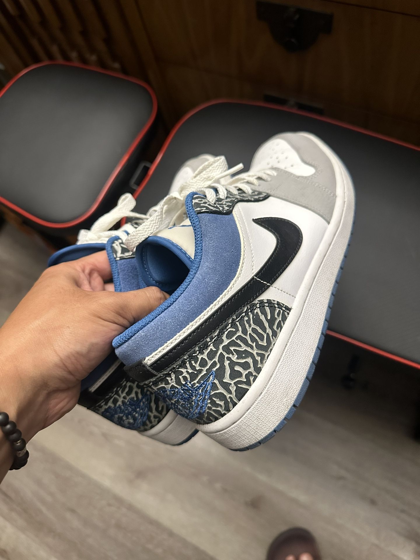 Jordan 1 Low SE