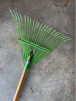 Metal leaf rake