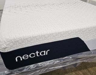 LIKE NEW! Nectar Classic Full Mattress - Delivery Available