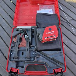Hilti PMA 71 construction Laser w/ accesories