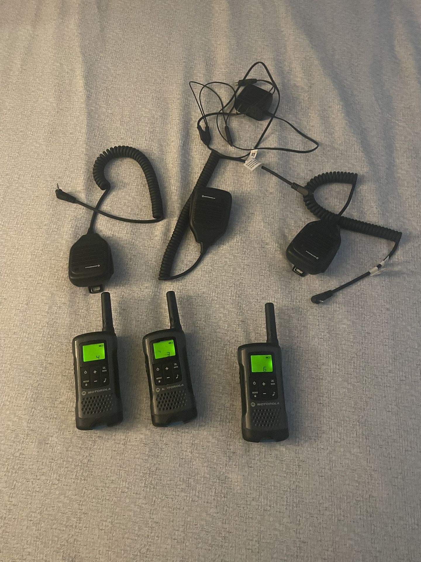 3 Motorola Talk about Radio With Handset Make Offer