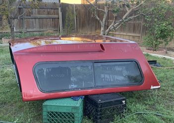 Fiberglass camper shell