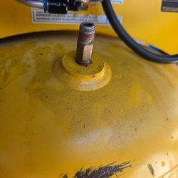 Dewalt 60 gal air compressor brand new