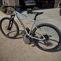 Giant Talon 2 29er Mountain Bike