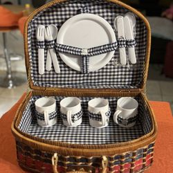 Vintage Wicker Picnic Basket