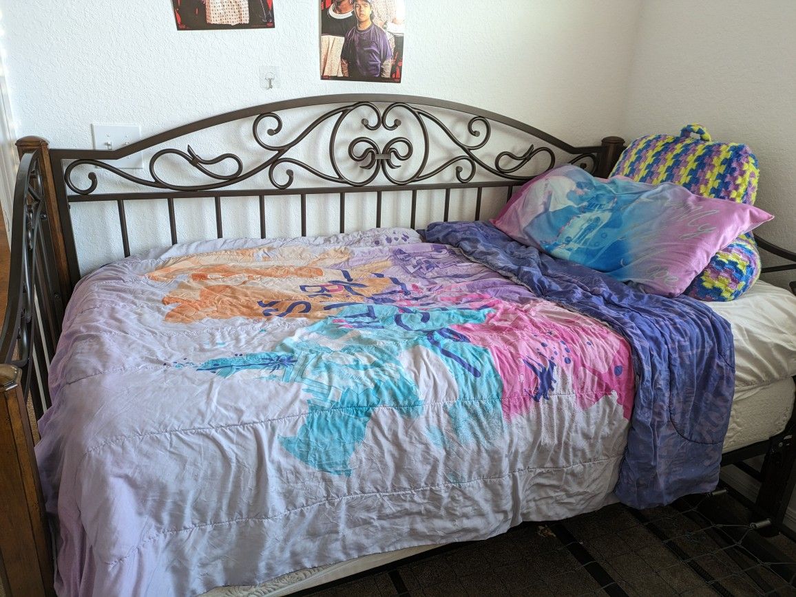 Trundle Day Bed 