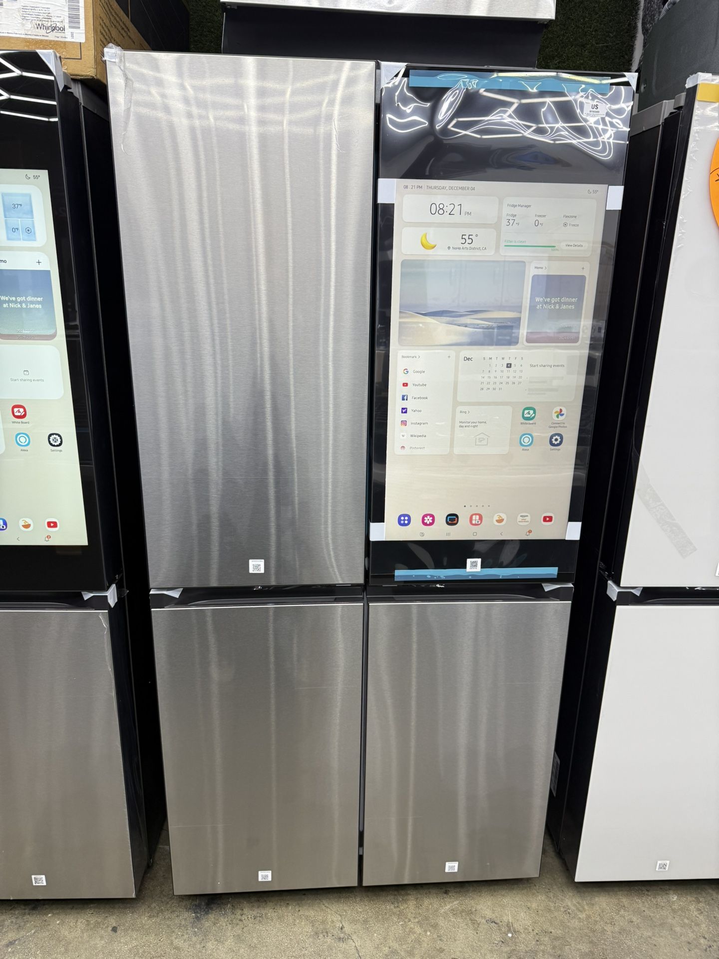 Brand new Samsung Bespoke 23 cu. ft. Counter Depth 4-Door Flex French Door Refrigerator in Stainless Steel with Charcoal Family Hub+