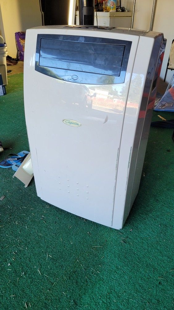 12,000 BTU Comfort Aire Air Conditioner AC unit