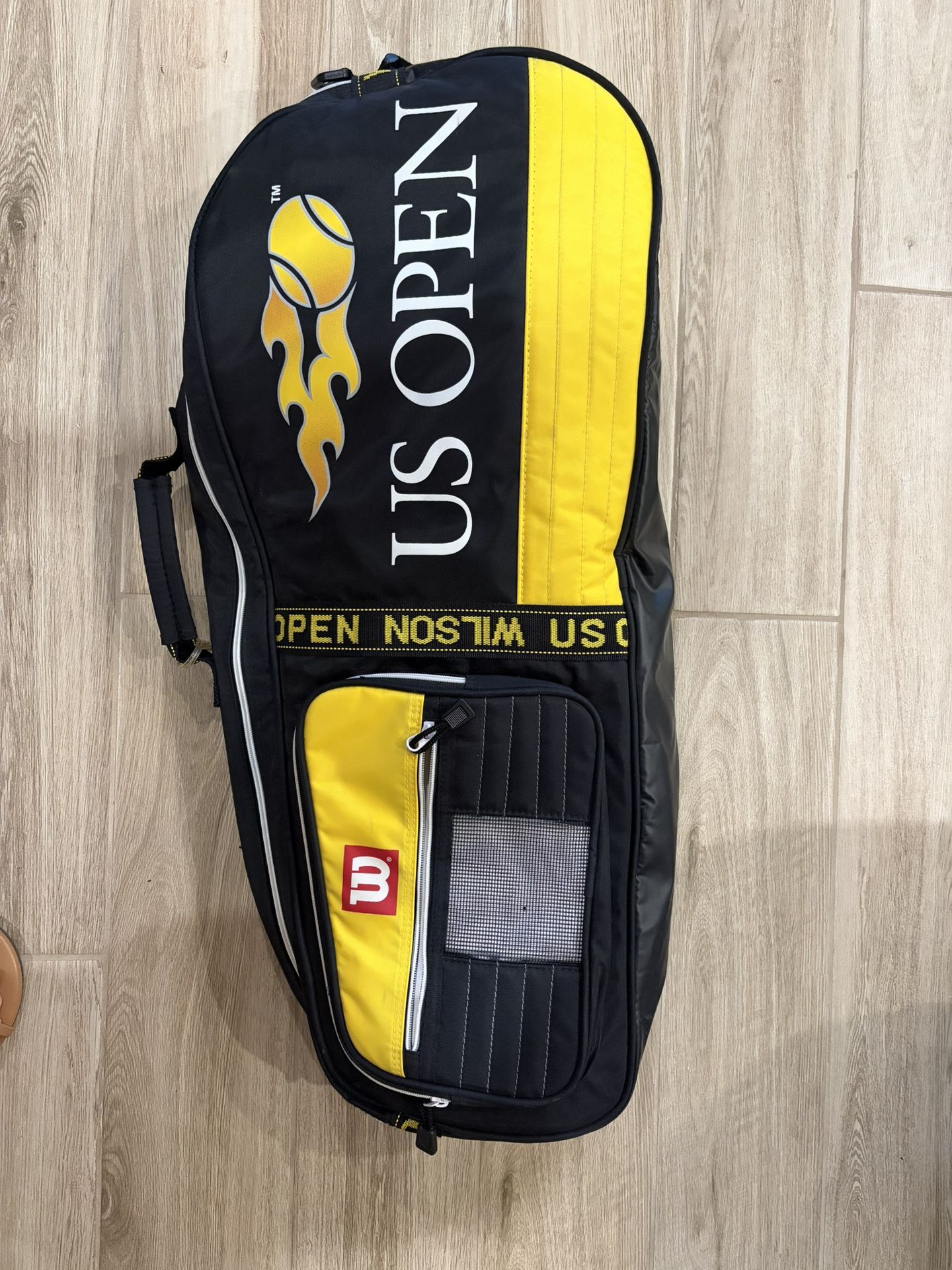 Tennis bag and 2 Tennis Rackets