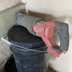 M18 Milwaukee Sawzall