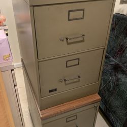 2 File Cabinets 