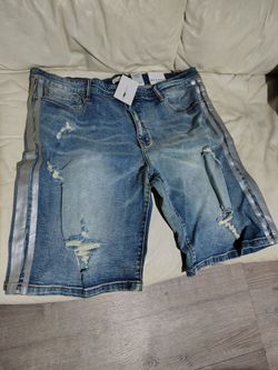 Fashion Nova light-wash distressed men's denim jorts with reflective stripes size 42