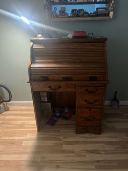 Vintage Solid Oak Roll-Top Desk by Winners Only Inc. – Executive Style