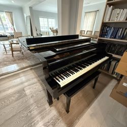 Yamaha C3 Grand Piano 