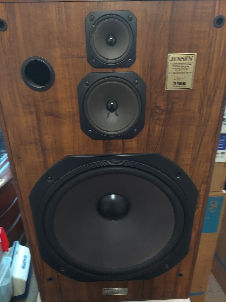 4 Mint Jensen Digital 3152 Speakers..